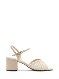 Sandália em Pele Off-White e Tiras com Bordado
