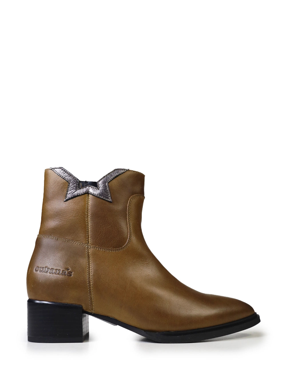 Bota em Pele Camel e Recorte Estrela