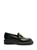 Loafer Preto Schutz em Pele com Pormenor Dourado