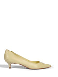 Scarpin Schutz em Pele Amarela e Salto Baixo