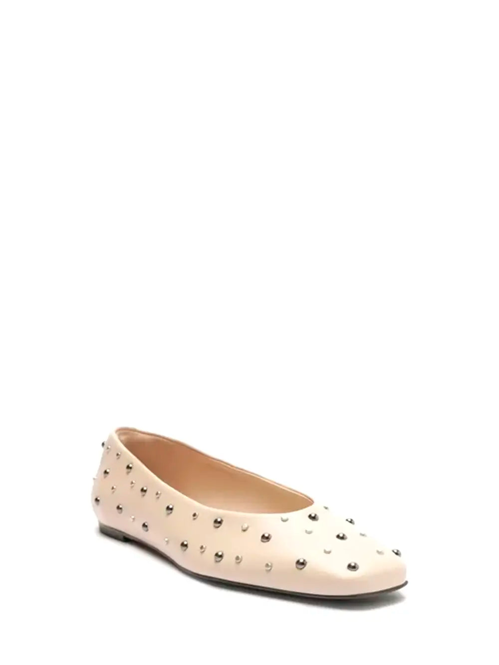 Sabrina Arezzo em Pele Beige e Tachas