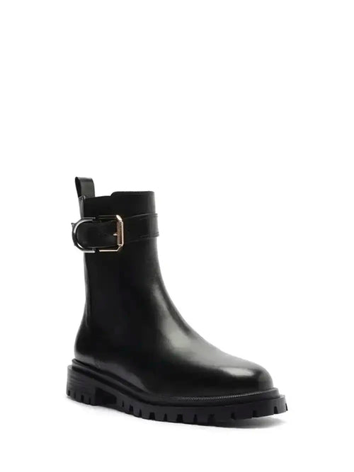 Bota Preta em Pele e Fivela