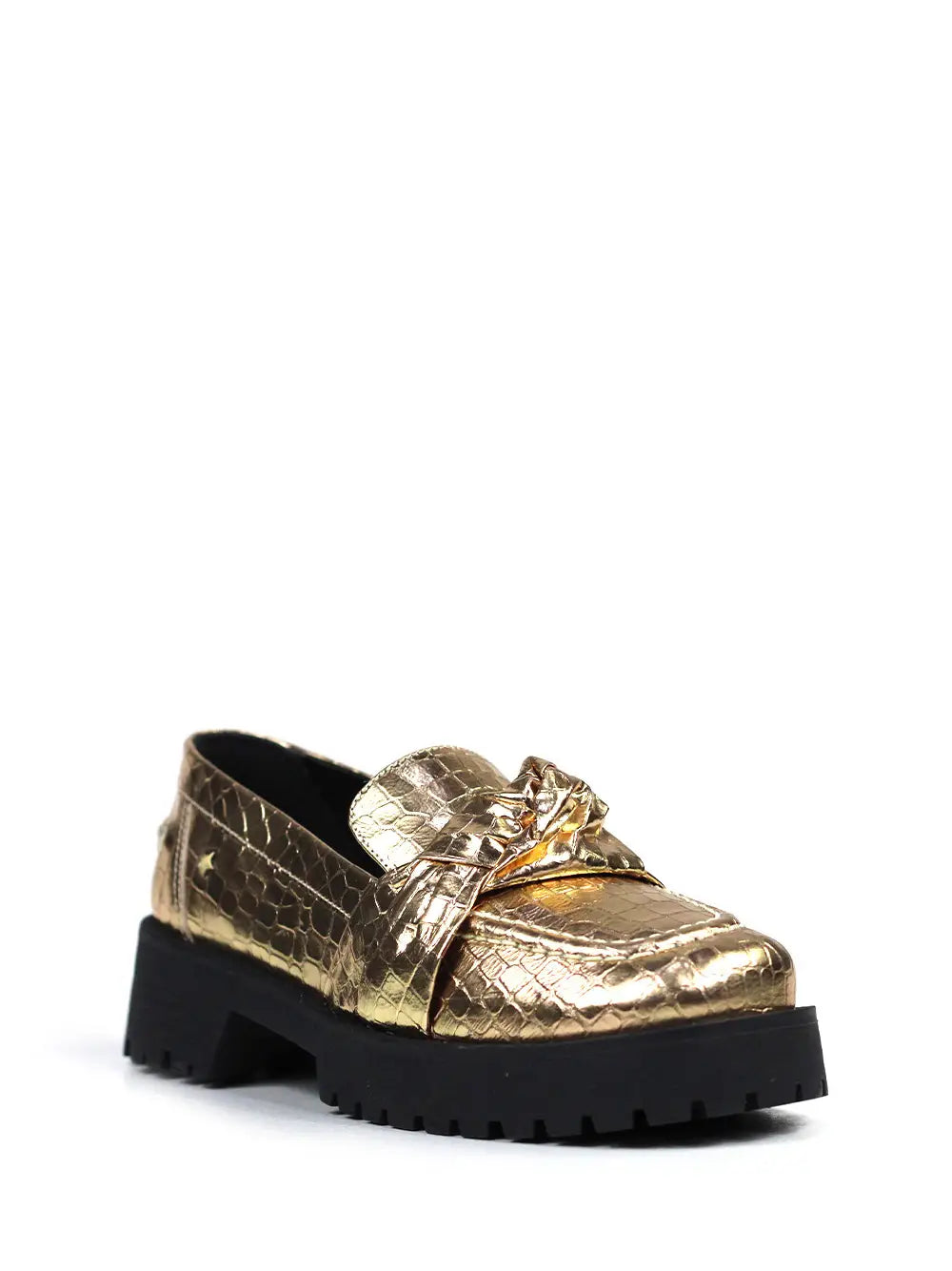 Loafer em Pele Dourada e com Efeito Croco e Sola Tratorada