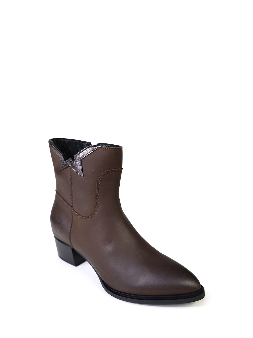 Bota em Pele Castanha e Recorte Estrela