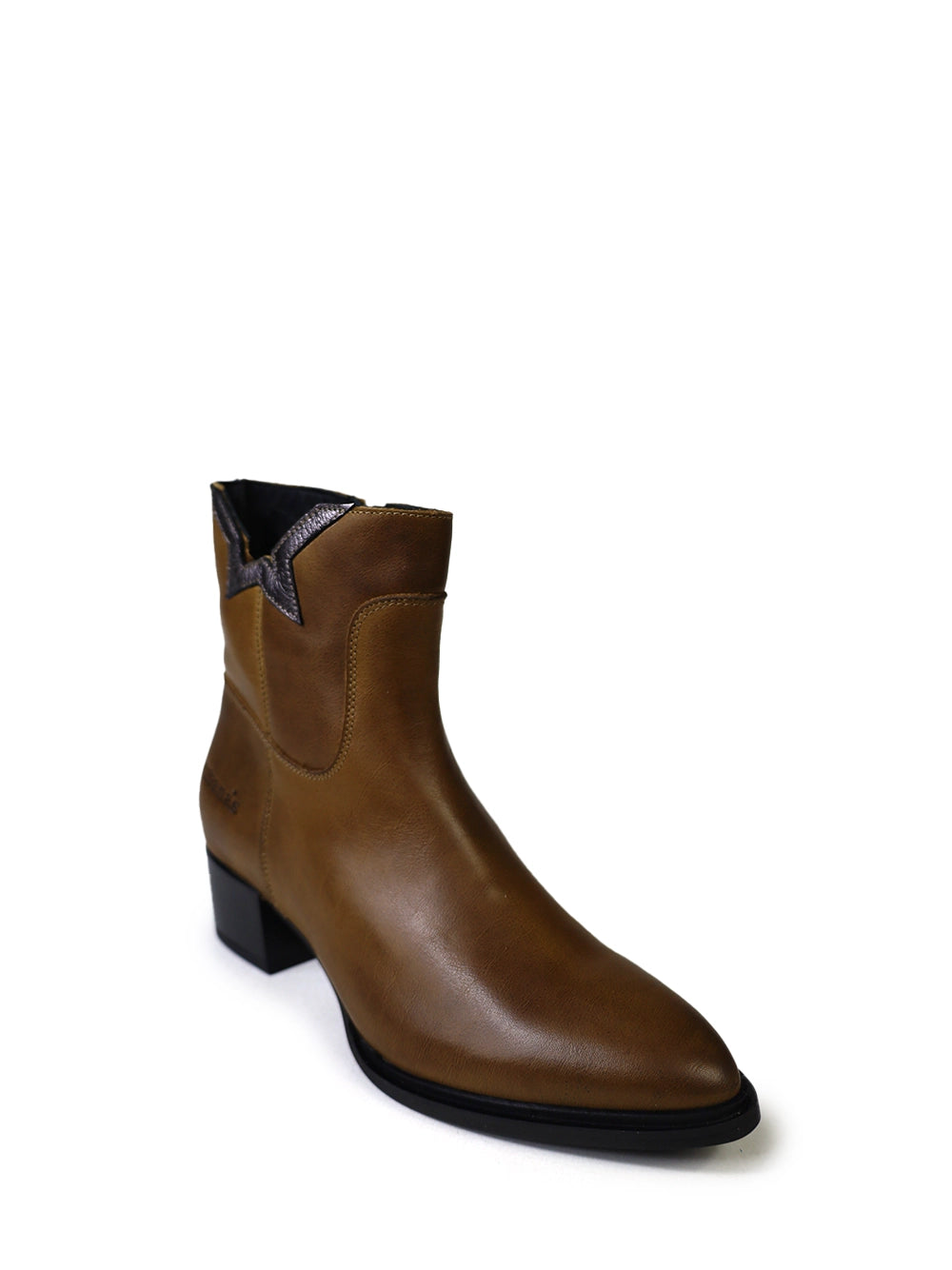 Bota em Pele Camel e Recorte Estrela