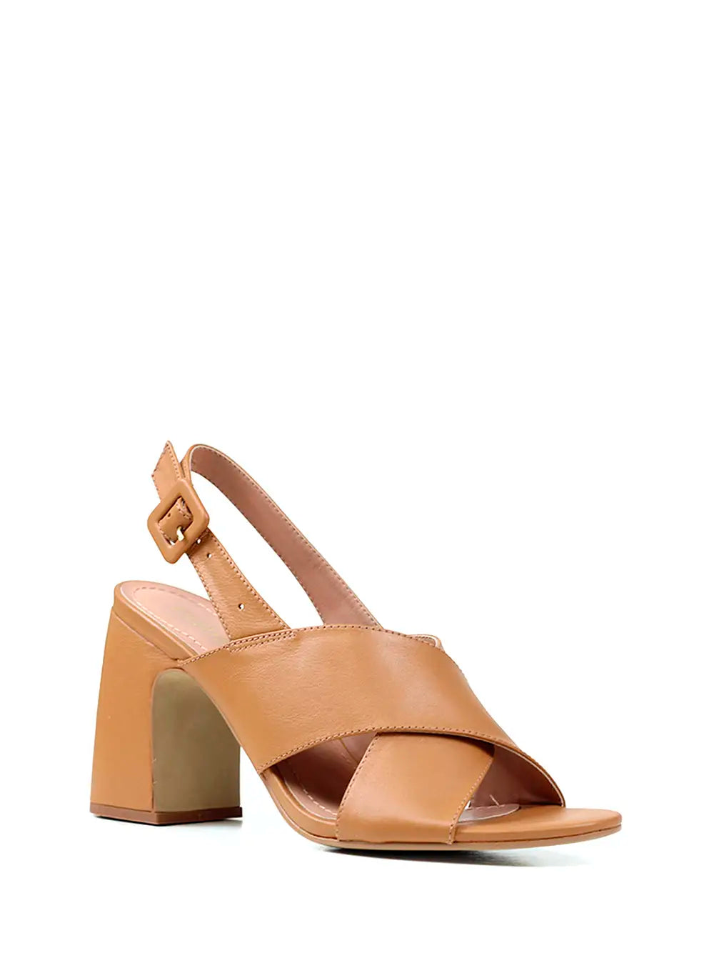 Sandália em Pele Camel com Tiras Cruzadas