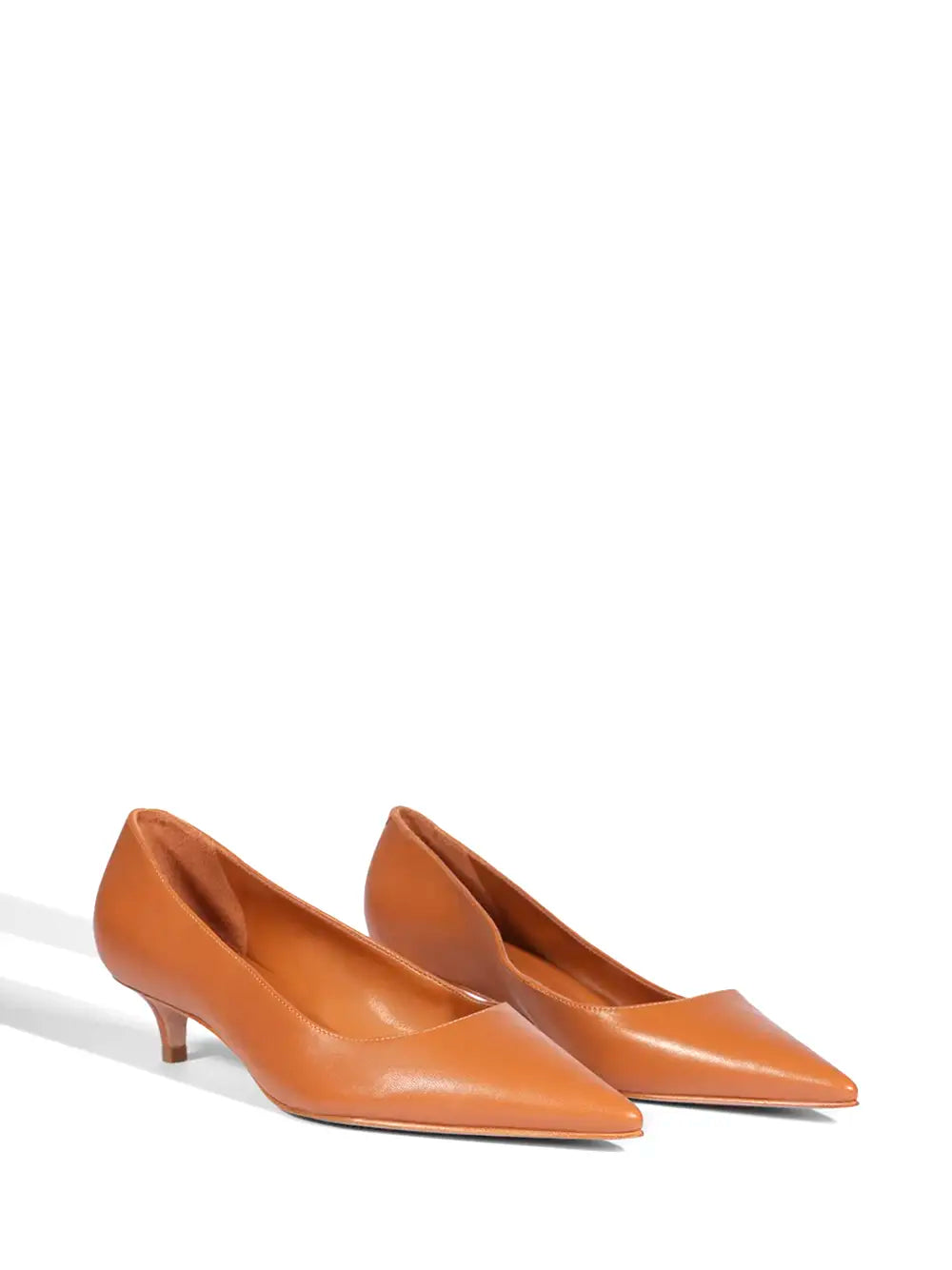 Scarpin Schutz em Pele Castanha e Salto Baixo