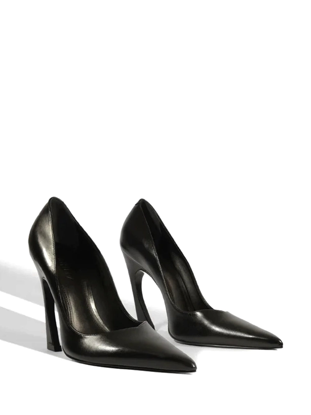 Scarpin Schutz Preto em Pele