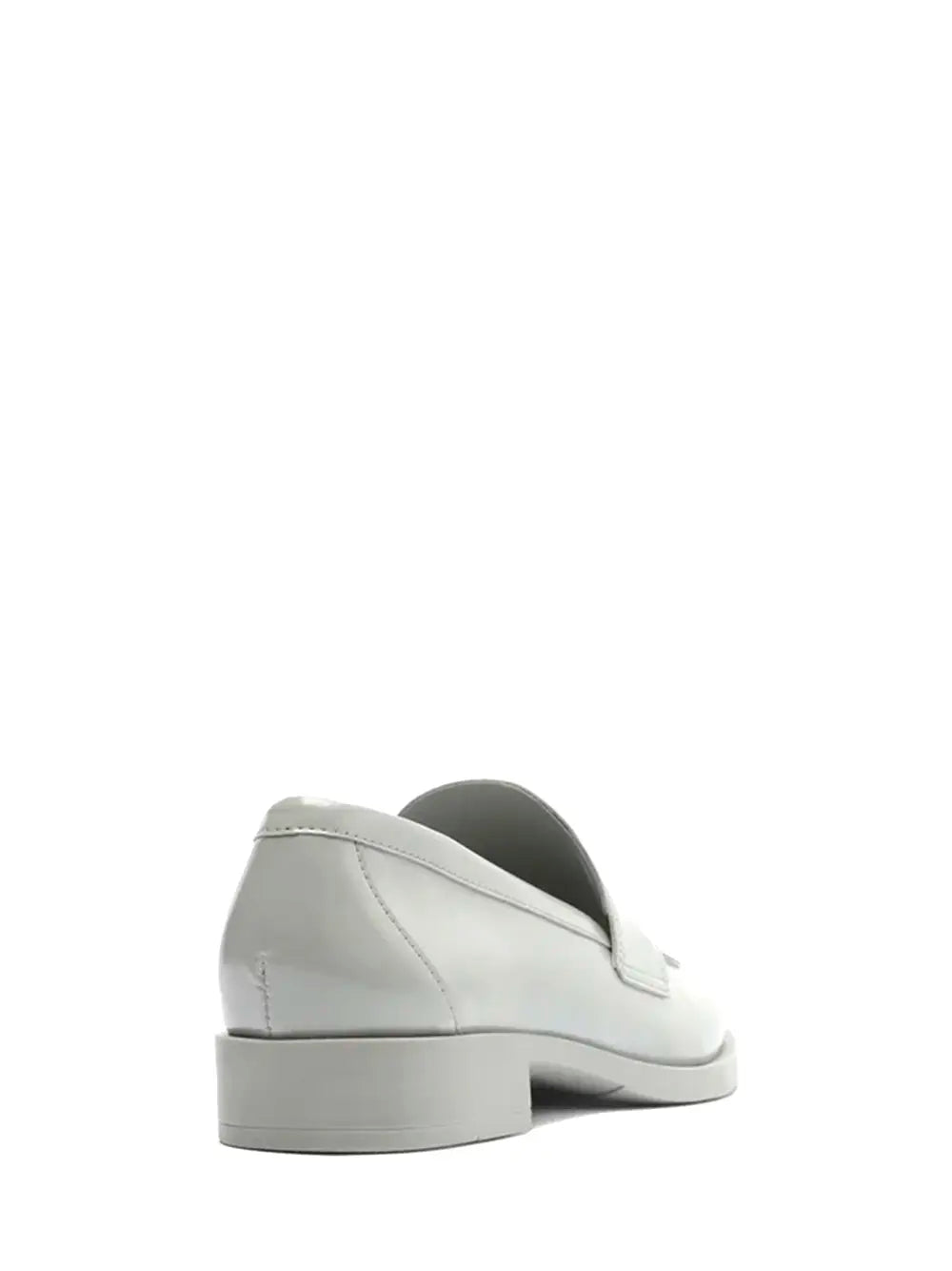 Loafer Arezzo em Pele Cinza e Pormenor Prata