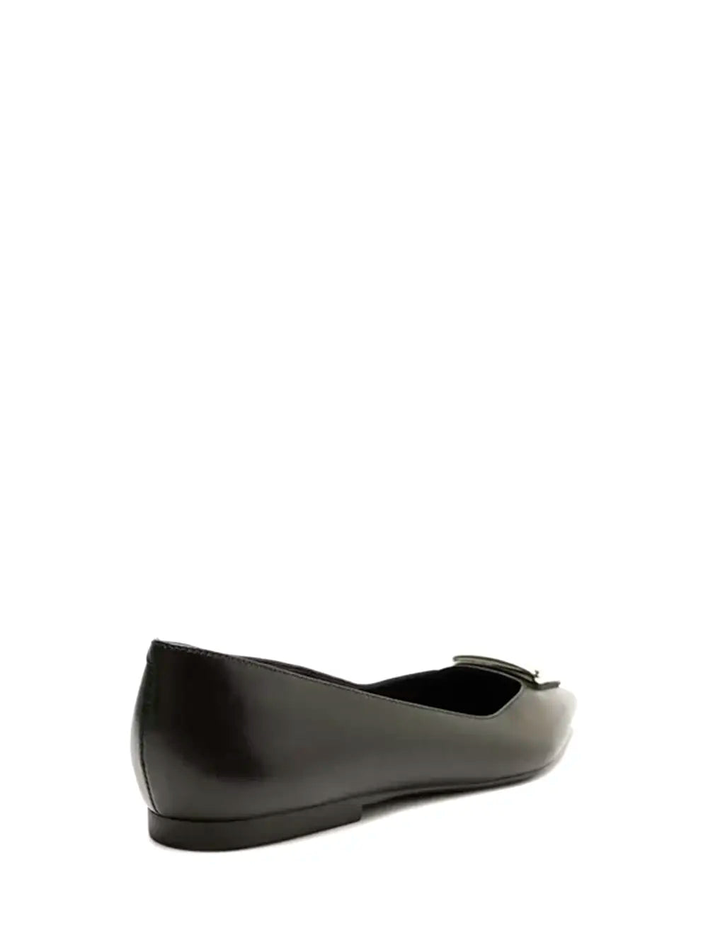 Black Sabrina Arezzo in Leather and Metal on the Toecap