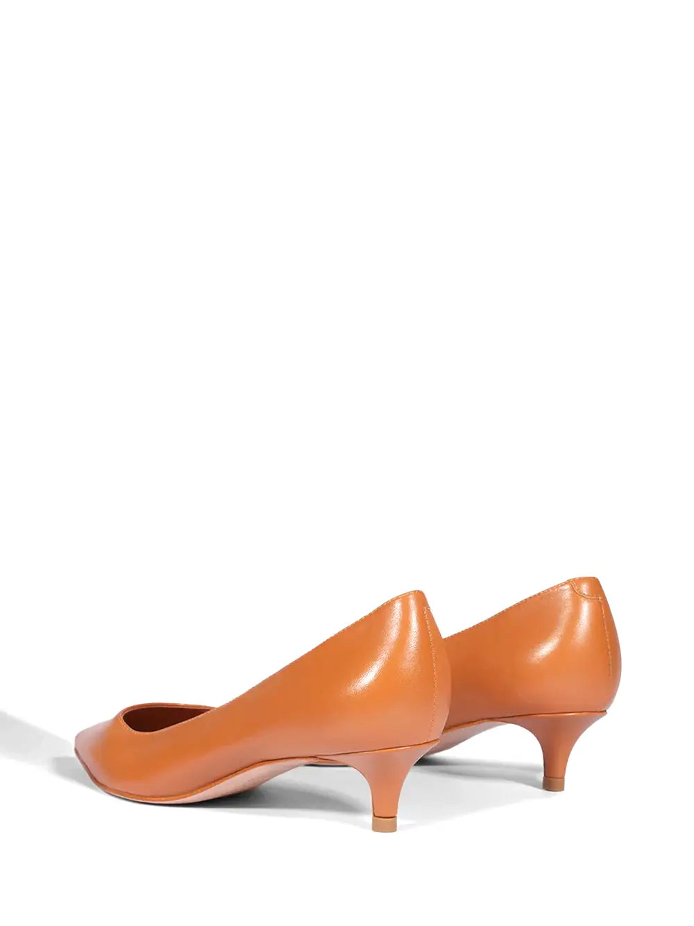 Scarpin Schutz em Pele Castanha e Salto Baixo