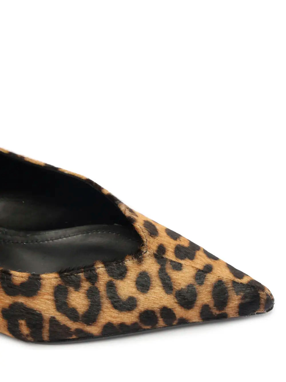 Scarpin Schutz em Animal Print e Biqueira Fina