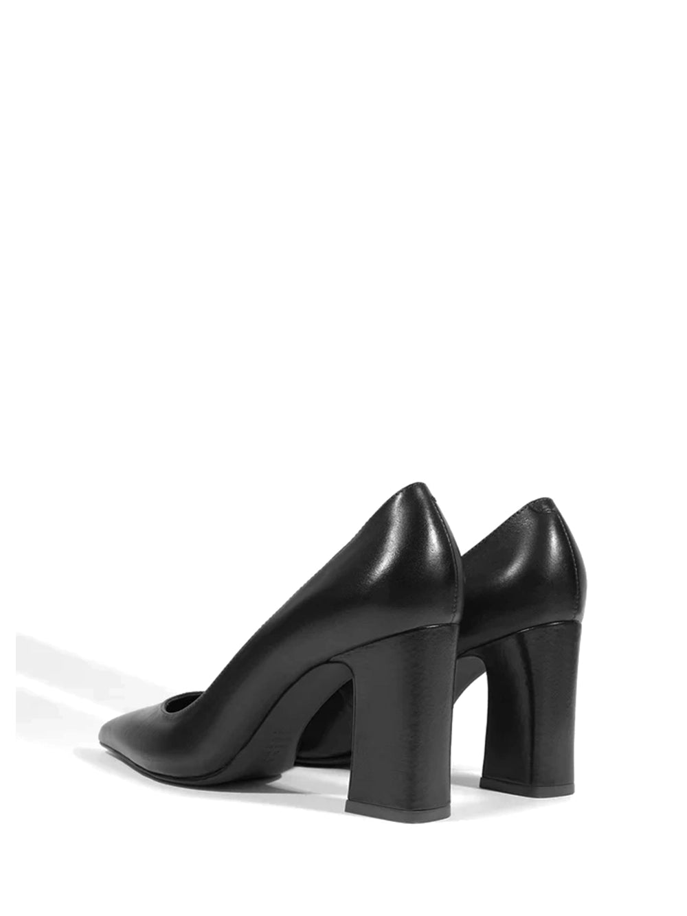 Scarpin Schutz Preto em Pele