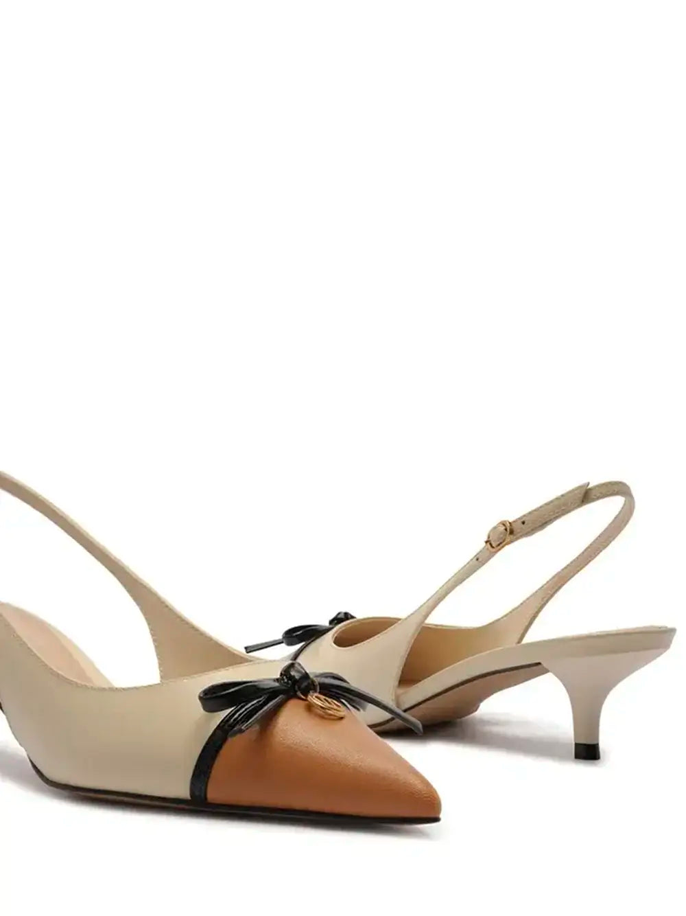 Scarpin em Pele Beige e Biqueira Castanha
