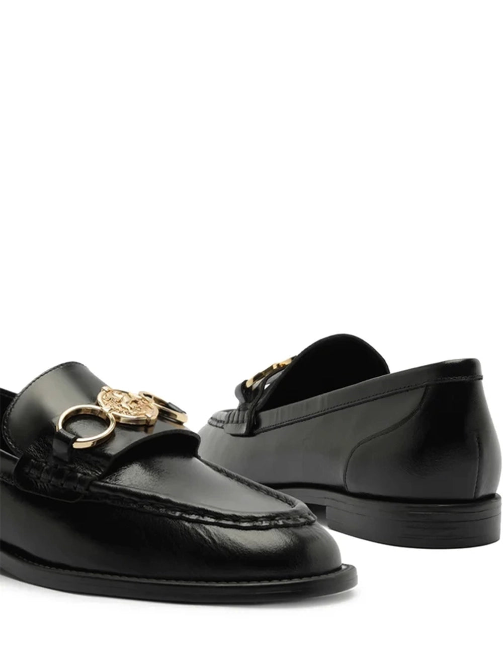 Loafer Arezzo Preto em Pele e Metal