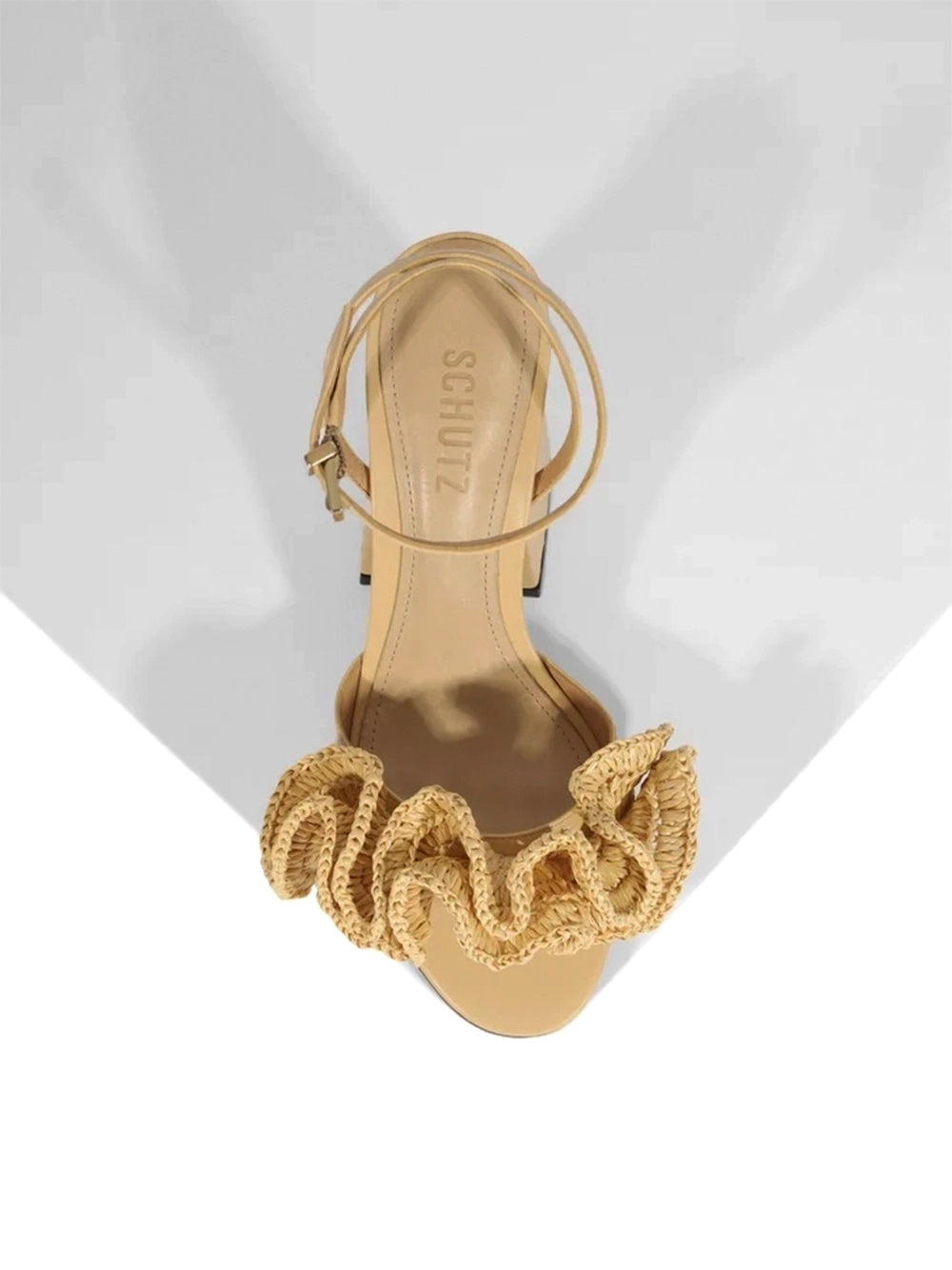 Sandália em Pele Beige e Ráfia