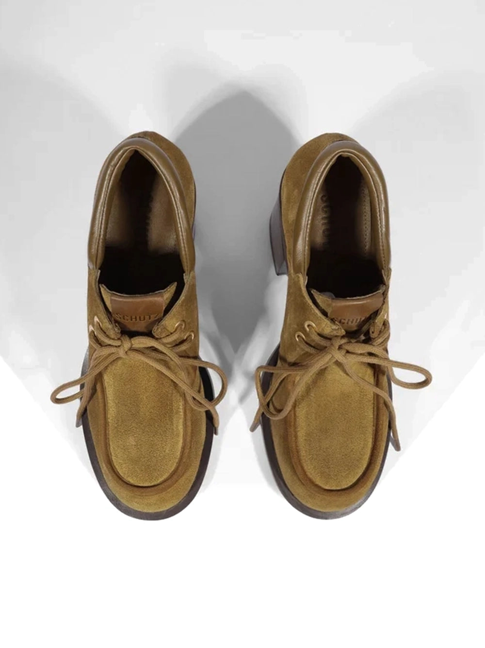 Loafer Schutz em Camurça Camel e Salto Bloco