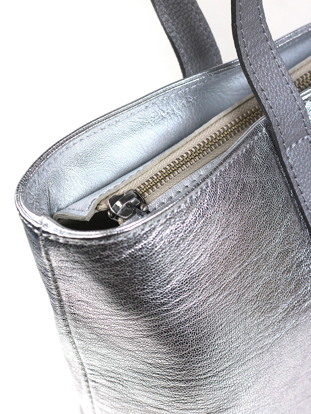 Mala Shopper em Pele Metalizada Prata
